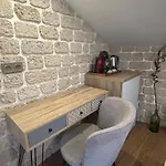Lambrina Boutique * 플로브디프